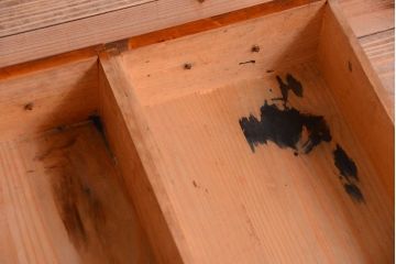 レトロ家具　昭和レトロ　モールガラス入り!古い木製のアンティークチェスト