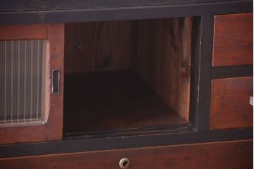 レトロ家具　昭和レトロ　モールガラス入り!古い木製のアンティークチェスト