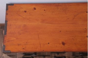 アンティーク家具　アンティーク　脚付き!古い木の質感が味わい深い時代箪笥ローボード(衣装箪笥)