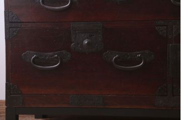 アンティーク家具　アンティーク　脚付き!古い木の質感が味わい深い時代箪笥ローボード(衣装箪笥)