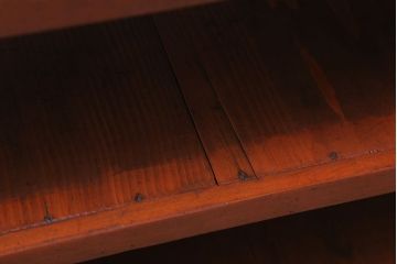 アンティーク家具　和製アンティーク　シンプルで小ぶりな飾り棚(陳列棚)