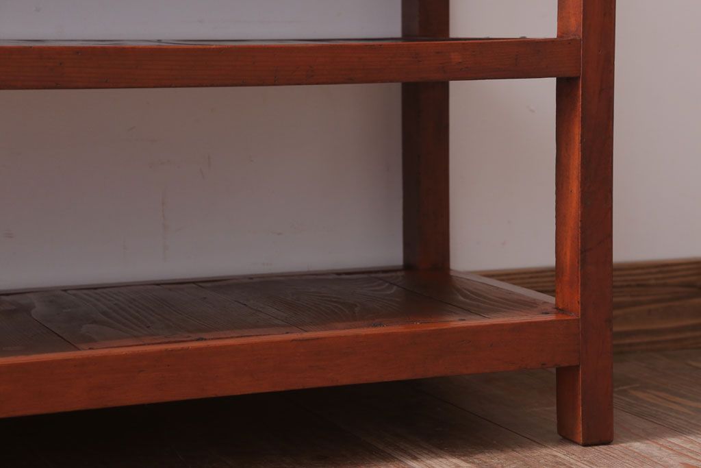 アンティーク家具　和製アンティーク　シンプルで小ぶりな飾り棚(陳列棚)