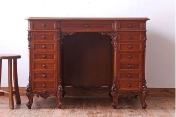 アンティーク家具　イギリスアンティーク　マホガニー・オーク材製　上品な彫刻の最高級両袖デスク(両袖机)