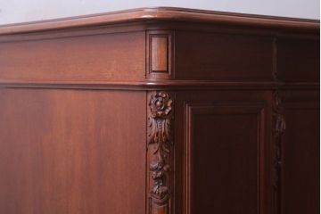 アンティーク家具　イギリスアンティーク　マホガニー・オーク材製　上品な彫刻の最高級両袖デスク(両袖机)