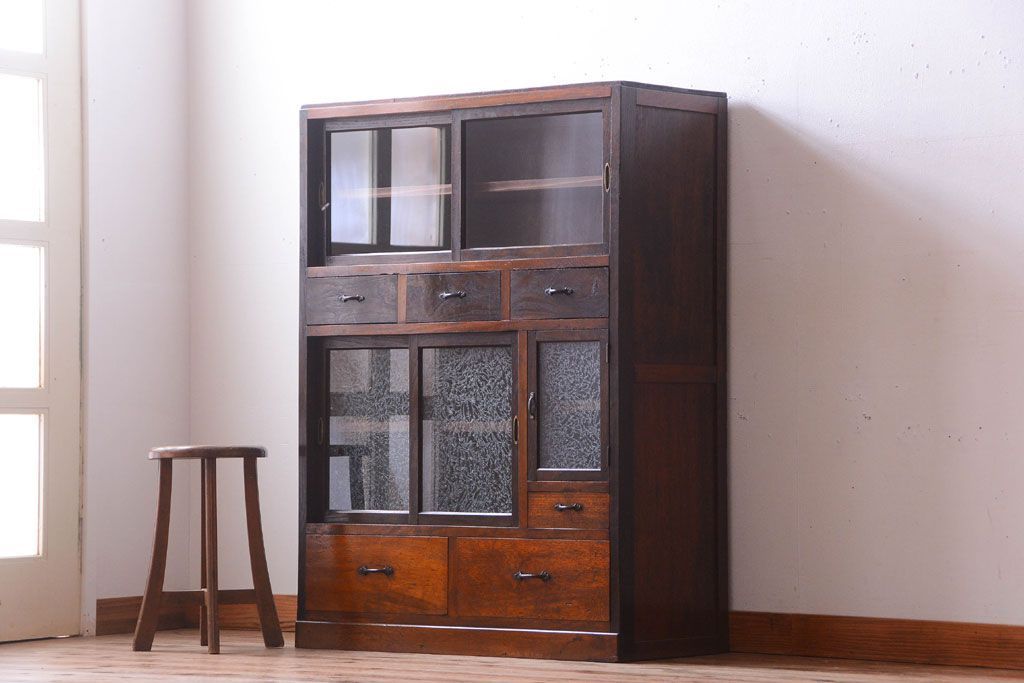 アンティーク家具　和製アンティーク　結霜ガラス入り!古い木の食器棚(収納棚・戸棚)