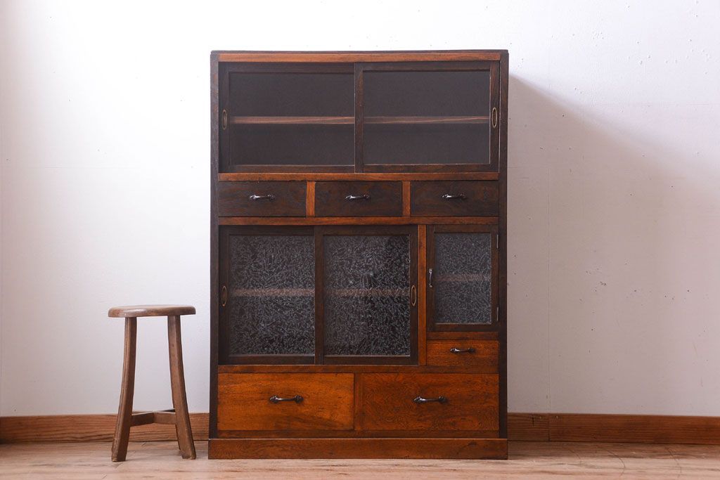 アンティーク家具　和製アンティーク　結霜ガラス入り!古い木の食器棚(収納棚・戸棚)