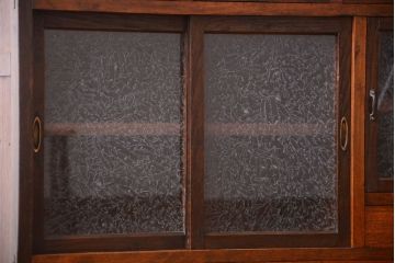 アンティーク家具　和製アンティーク　結霜ガラス入り!古い木の食器棚(収納棚・戸棚)