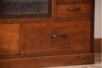 アンティーク家具　和製アンティーク　結霜ガラス入り!古い木の食器棚(収納棚・戸棚)