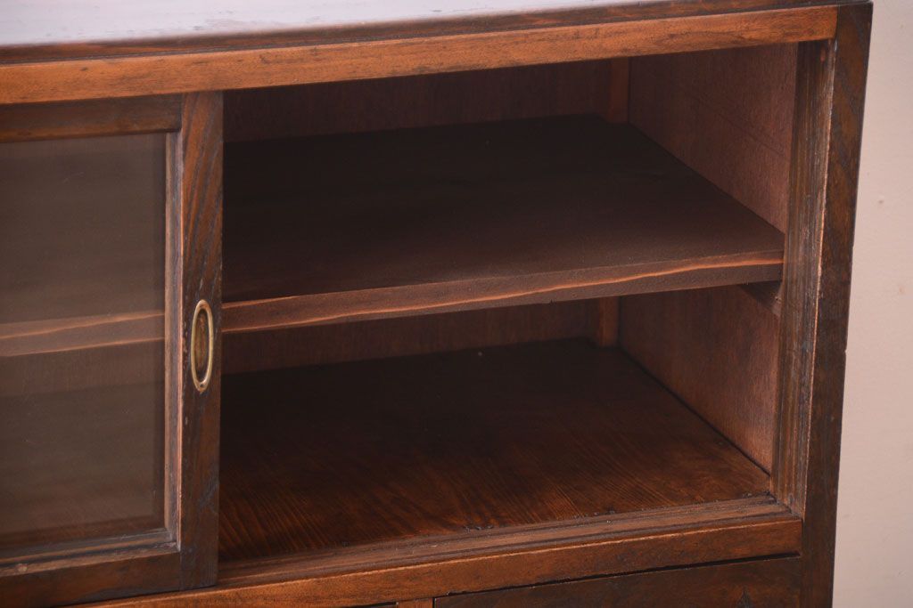 アンティーク家具　和製アンティーク　結霜ガラス入り!古い木の食器棚(収納棚・戸棚)