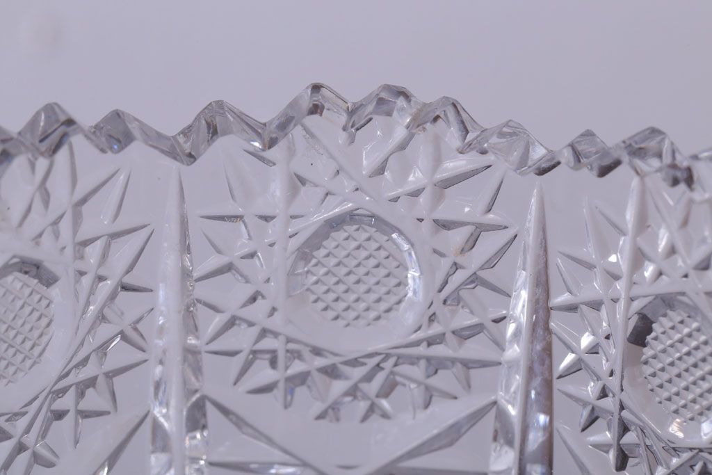 アンティーク雑貨　ビンテージ　ボヘミア　クリスタル花瓶(フラワーベース)