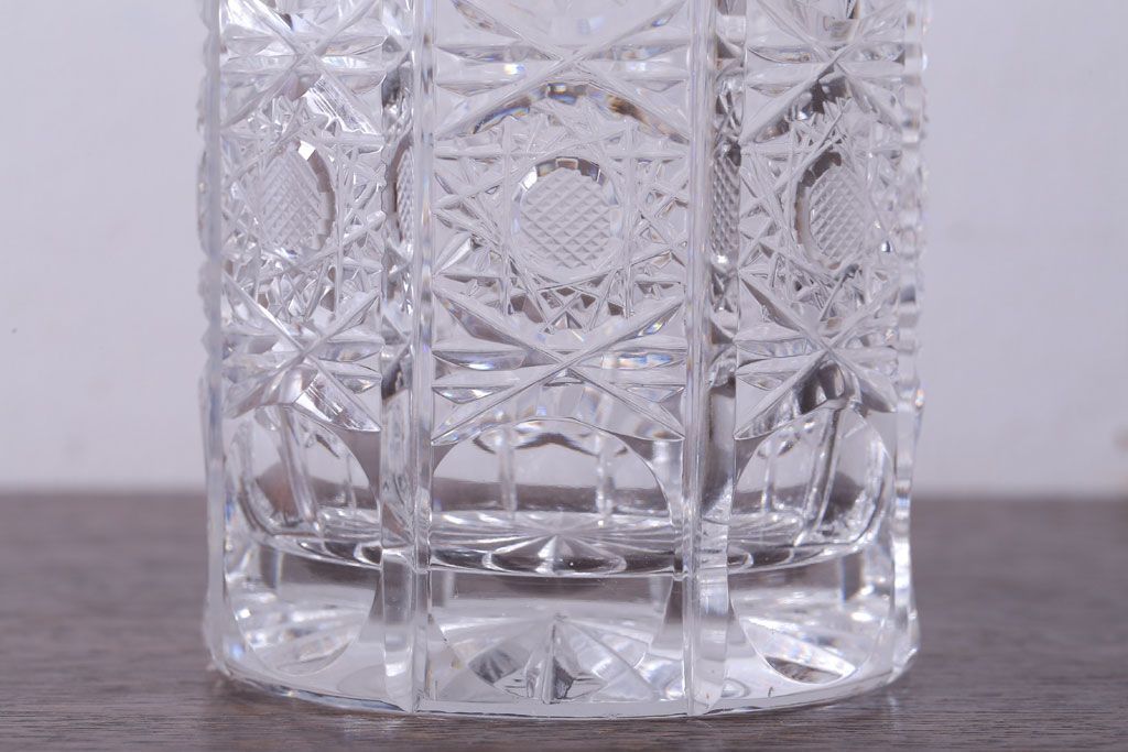 アンティーク雑貨　ビンテージ　ボヘミア　クリスタル花瓶(フラワーベース)