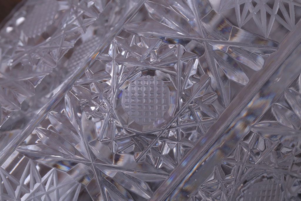 アンティーク雑貨　ビンテージ　ボヘミア　クリスタル花瓶(フラワーベース)