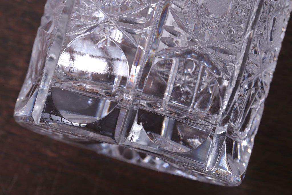 アンティーク雑貨　ビンテージ　ボヘミア　クリスタル花瓶(フラワーベース)