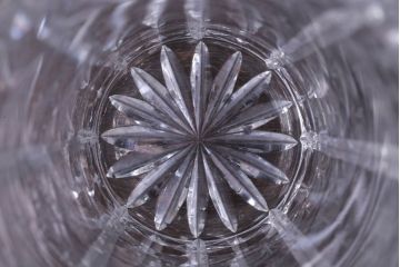 アンティーク雑貨　ビンテージ　ボヘミア　クリスタル花瓶(フラワーベース)