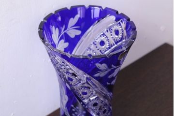 アンティーク雑貨　ビンテージ　ドイツ SACHSEN(ザクセン)　クリスタル花瓶(フラワーベース)