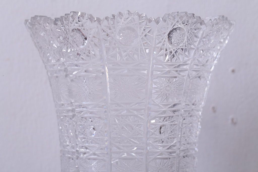 アンティーク雑貨　ビンテージ　ボヘミア　クリスタル花瓶(フラワーベース)(2)