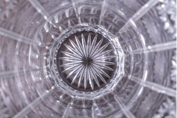 アンティーク雑貨　ビンテージ　ボヘミア　クリスタル花瓶(フラワーベース)(2)