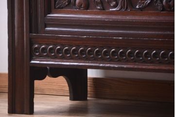アンティーク家具　イギリスアンティーク　特大　上品なレリーフ入りのオーク材製最高級カップボード(収納棚・戸棚)