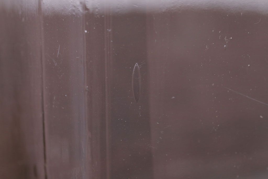 アンティーク雑貨　昭和レトロ　蓋付きのアンティークガラス瓶(ビン)(3)