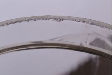 アンティーク雑貨　昭和レトロ　蓋付きのアンティークガラス瓶(ビン)(3)