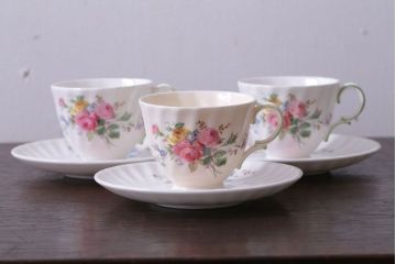 中古 イギリス ROYAL DOULTON(ロイヤルドルトン)　アルカディア　デミタスカップ&ソーサー3客(洋食器)