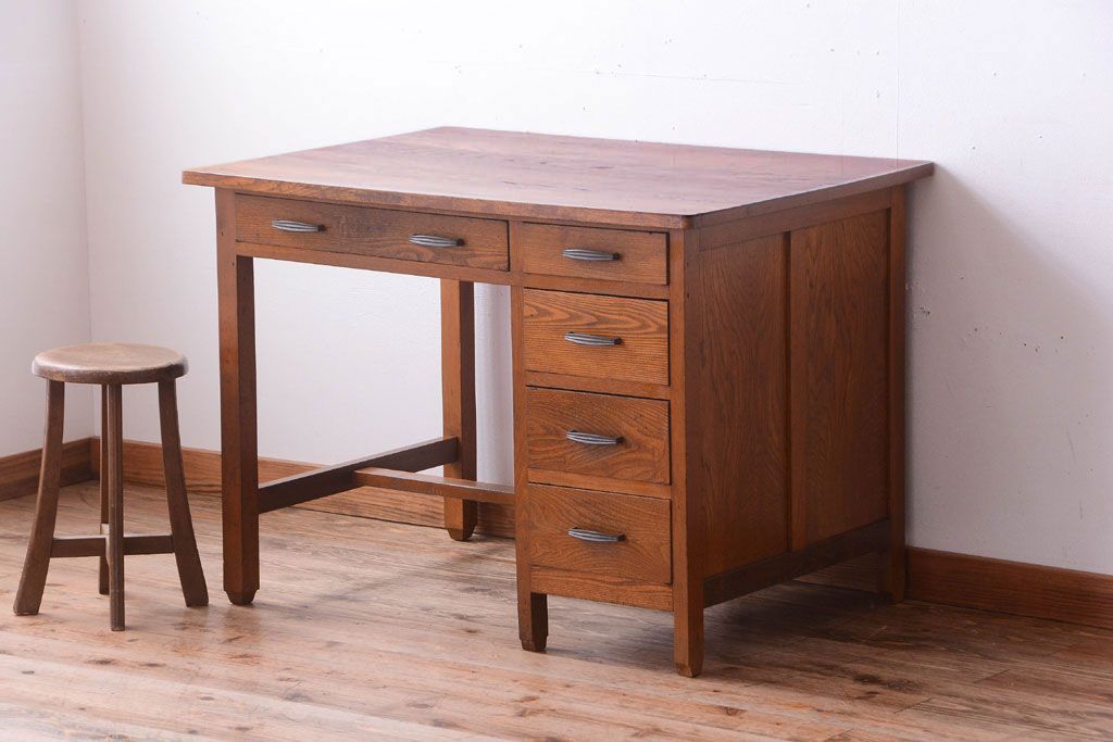 レトロ家具　昭和レトロ　古いナラ材製のシンプルなアンティーク片袖机(2)