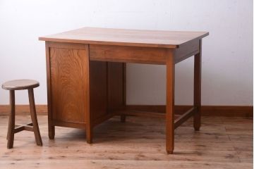 レトロ家具　昭和レトロ　古いナラ材製のシンプルなアンティーク片袖机(2)