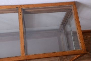 レトロ家具　昭和レトロ　古い木製のシンプルな脚付きガラスケース(ショーケース)(1)