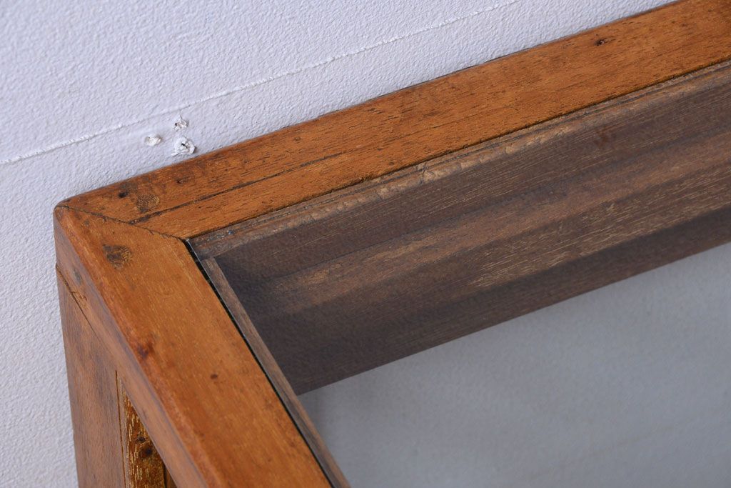 レトロ家具　昭和レトロ　古い木製のシンプルな脚付きガラスケース(ショーケース)(1)