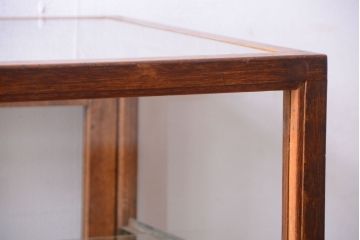 レトロ家具　昭和レトロ　古い木製のシンプルな脚付きガラスケース(ショーケース)(1)