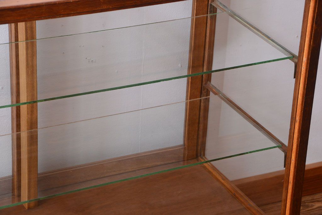 レトロ家具　昭和レトロ　古い木製のシンプルな脚付きガラスケース(ショーケース)(1)