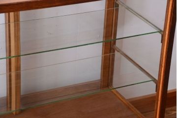 レトロ家具　昭和レトロ　古い木製のシンプルな脚付きガラスケース(ショーケース)(1)