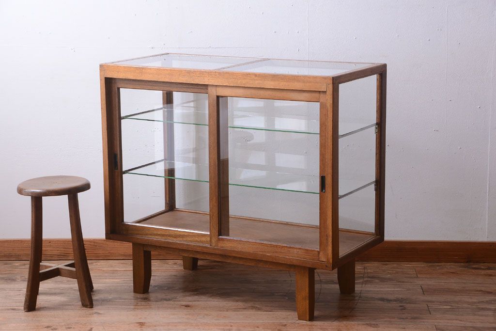 レトロ家具　昭和レトロ　古い木製のシンプルな脚付きガラスケース(ショーケース)(1)