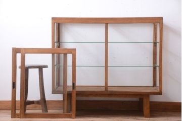 レトロ家具　昭和レトロ　古い木製のシンプルな脚付きガラスケース(ショーケース)(1)