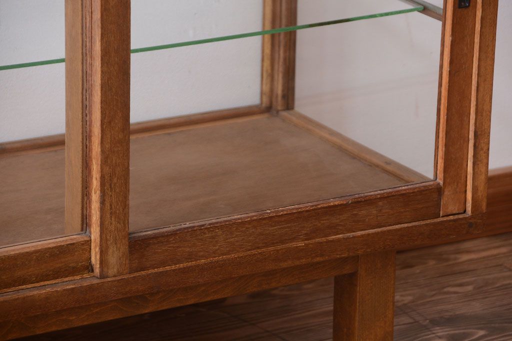 レトロ家具　昭和レトロ　古い木製のシンプルな脚付きガラスケース(ショーケース)(1)