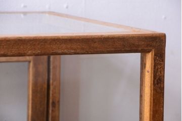 レトロ家具　昭和レトロ　古い木製のシンプルな脚付きガラスケース(ショーケース)(2)