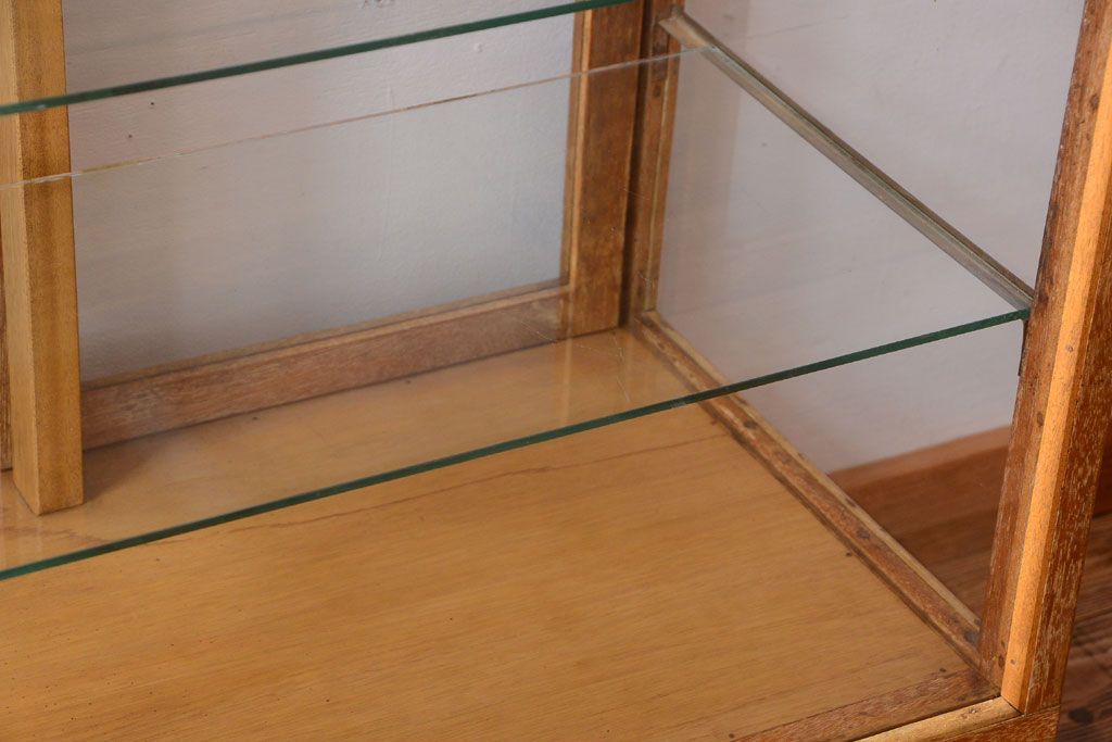 レトロ家具　昭和レトロ　古い木製のシンプルな脚付きガラスケース(ショーケース)(2)