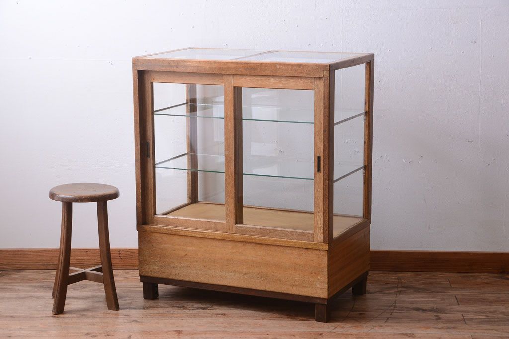 レトロ家具　昭和レトロ　古い木製のシンプルな脚付きガラスケース(ショーケース)(2)