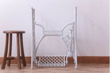 アンティーク家具　アンティークペイント　おしゃれなシンガーミシンの鉄脚(2)