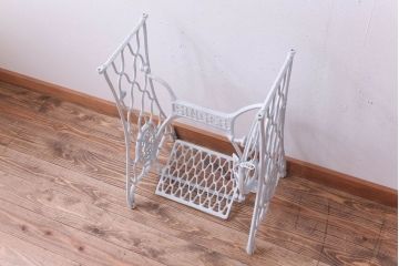 アンティーク家具　アンティークペイント　おしゃれなシンガーミシンの鉄脚(2)