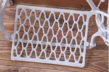 アンティーク家具　アンティークペイント　おしゃれなシンガーミシンの鉄脚(2)