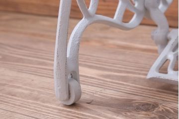 アンティーク家具　アンティークペイント　おしゃれなシンガーミシンの鉄脚(2)