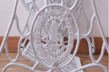 アンティーク家具　アンティークペイント　おしゃれなシンガーミシンの鉄脚(2)