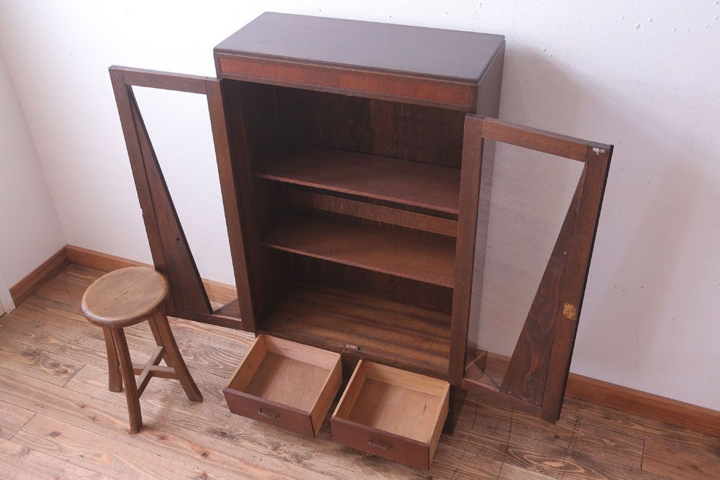 レトロ家具　昭和レトロ　おしゃれなデザインのアンティーク本箱(ブックケース)