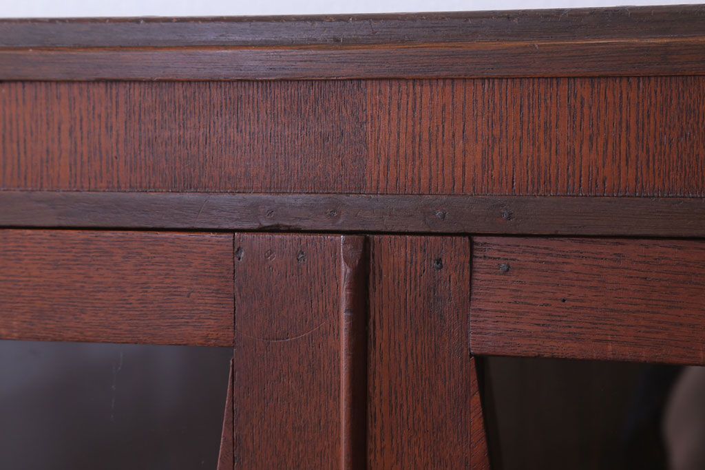 レトロ家具　昭和レトロ　おしゃれなデザインのアンティーク本箱(ブックケース)