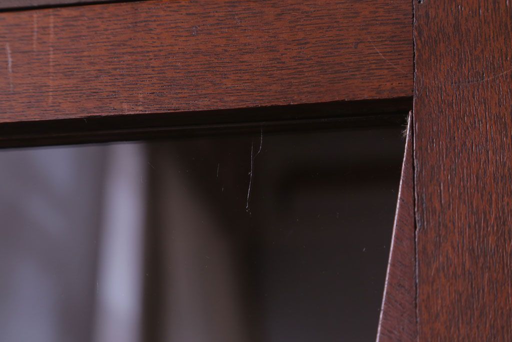 レトロ家具　昭和レトロ　おしゃれなデザインのアンティーク本箱(ブックケース)