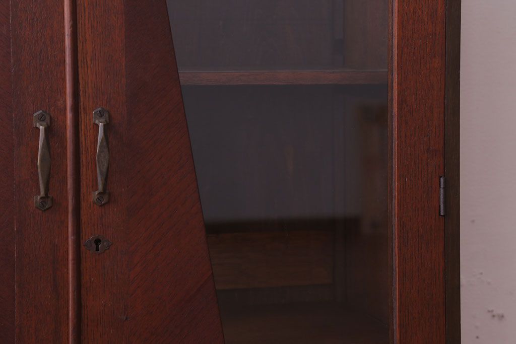 レトロ家具　昭和レトロ　おしゃれなデザインのアンティーク本箱(ブックケース)