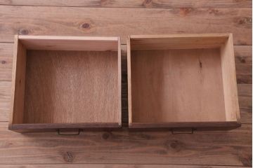 レトロ家具　昭和レトロ　おしゃれなデザインのアンティーク本箱(ブックケース)