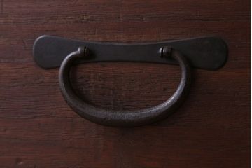 アンティーク家具　和製アンティーク　シンプルな丸金具の重ね桐箪笥(衣装箪笥、桐たんす)