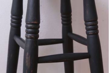 中古　背の高いブラックペイントスツール